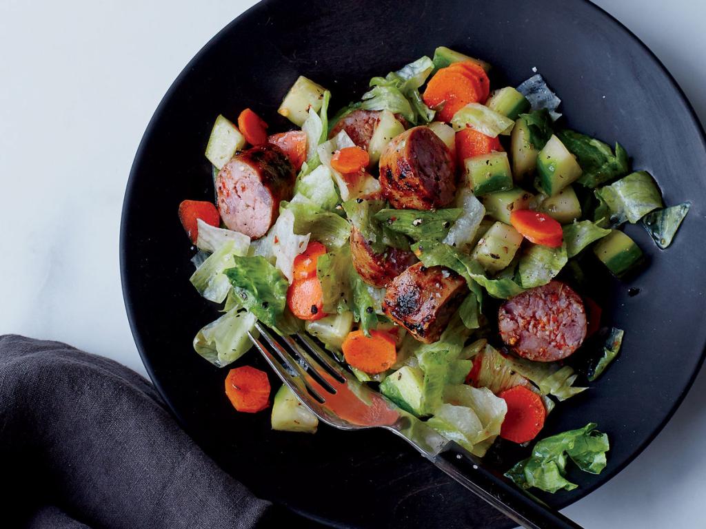Салат из сырокопченой колбасы: рецепты с фото