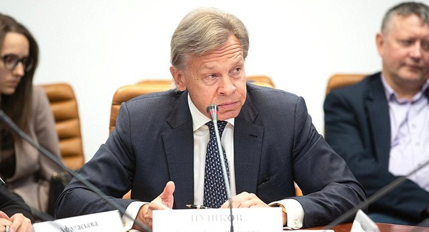 "Иногда лучше жевать, чем говорить": в России ответили главе МВД США на заявление о возможной морской блокаде РФ