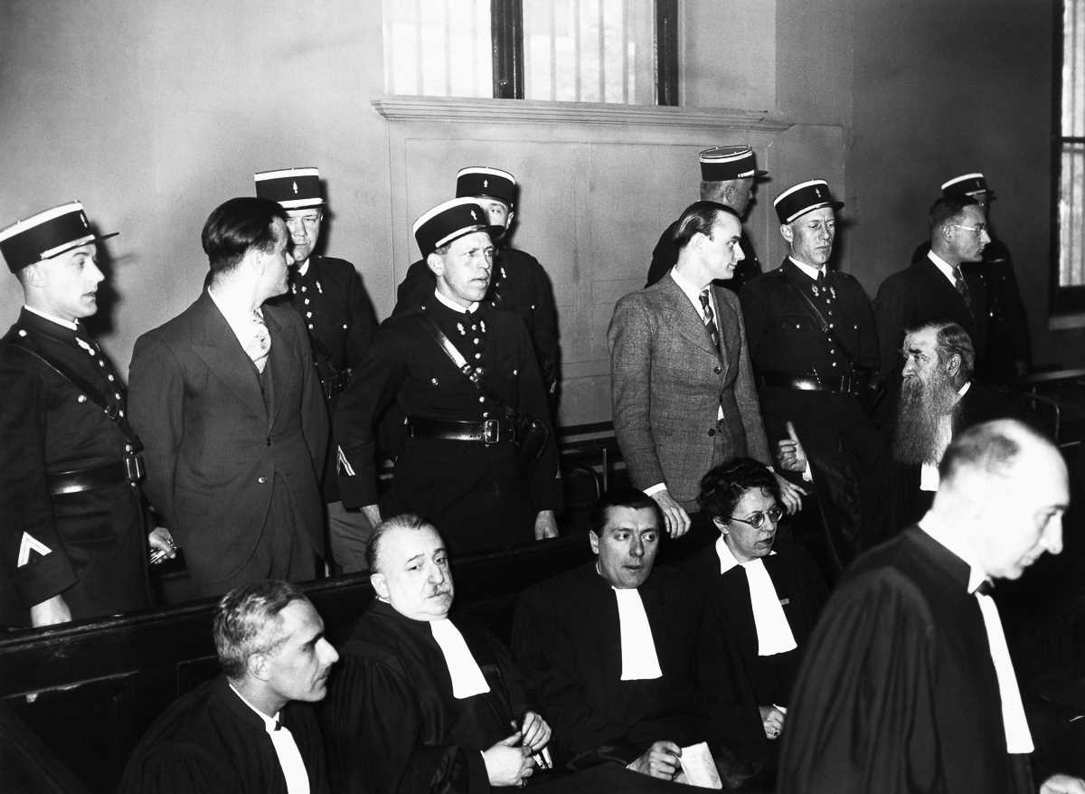 1939 год: последняя публичная казнь во Франции с помощью гильотины (10 фото) 1939 год: последняя публичная казнь во Франции с помощью гильотины (10 фото)