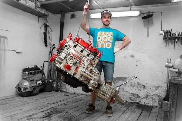 Кировчанин профессионально пересобирает старые "Волги"