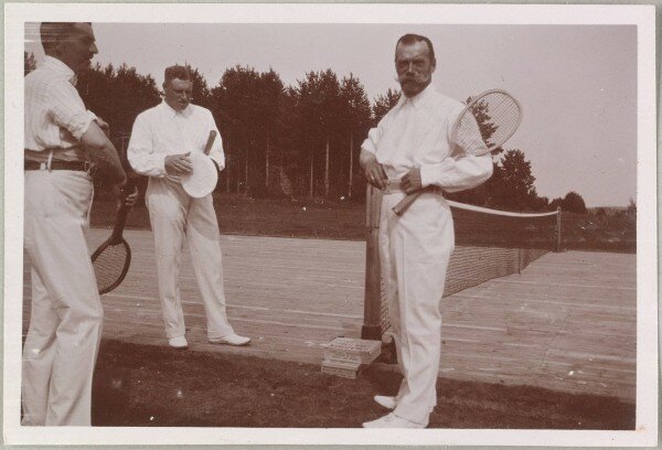Николай II vs. Ленин. Житейские детали (26 фото) Николай II vs. Ленин. Житейские детали (26 фото)