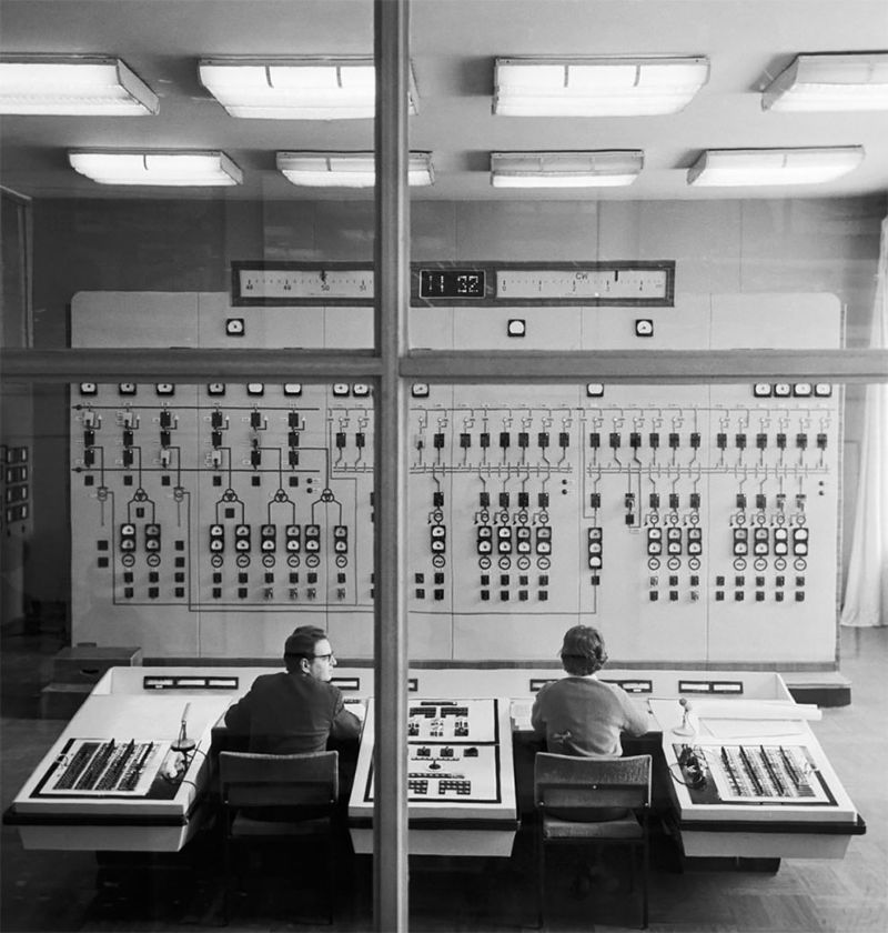 Контрольные комнаты заводов и электростанций советских времен Контрольные комнаты заводов и электростанций советских времен