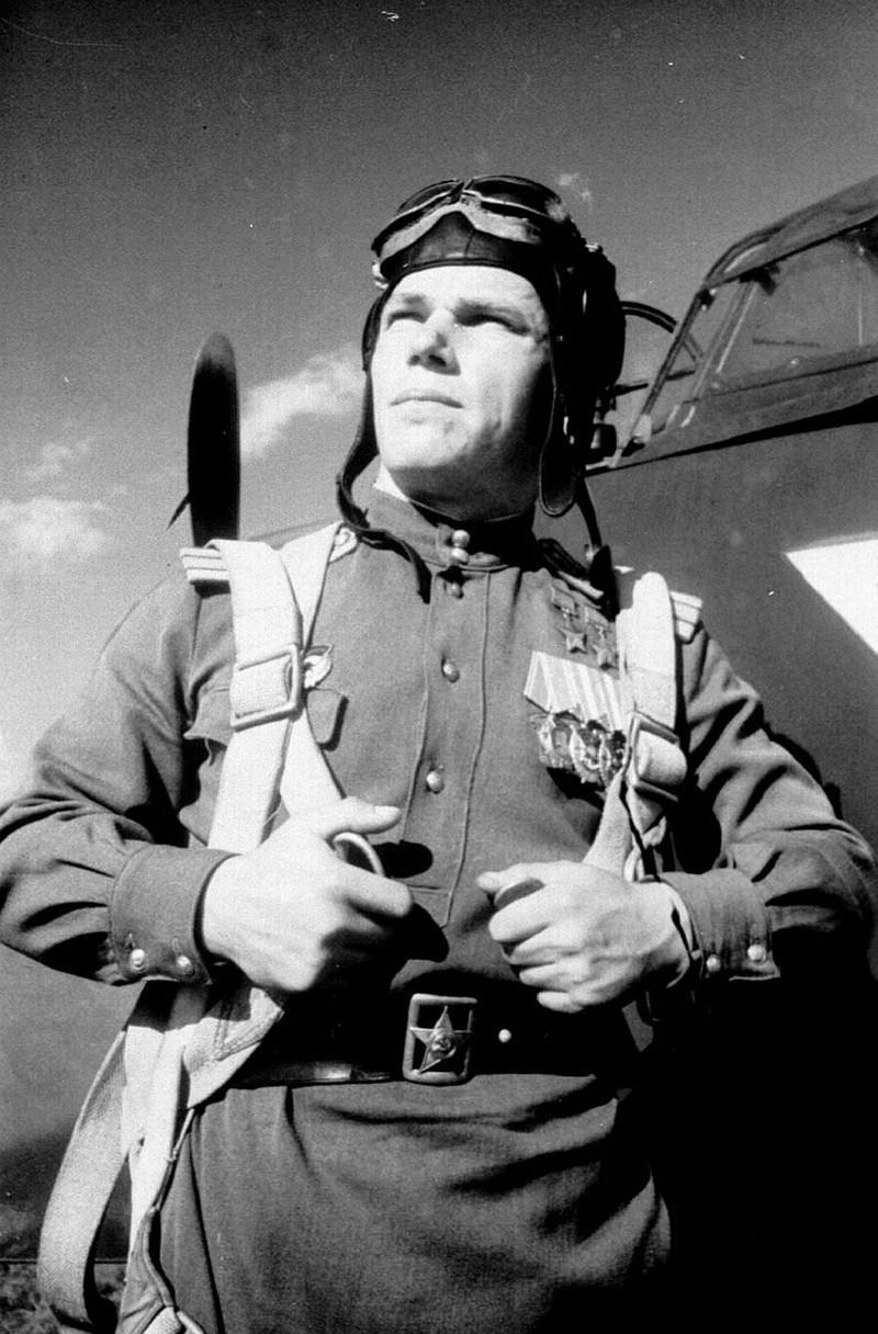 Как американские лётчики в 1944 году атаковали советские войска: воздушный бой над Нишем (15 фото) Как американские лётчики в 1944 году атаковали советские войска: воздушный бой над Нишем (15 фото)