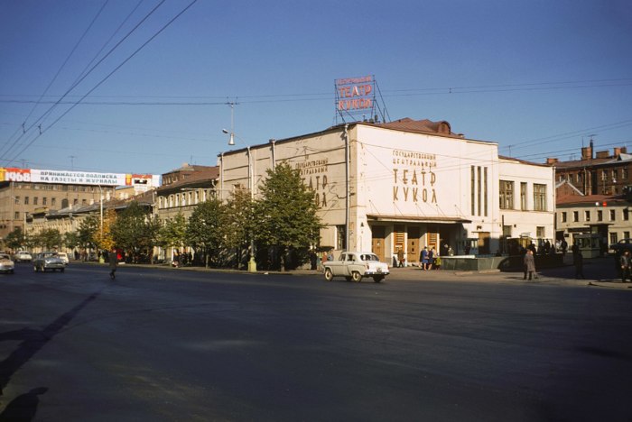 Театр кукол на площади Маяковского в 1967 году. Театр кукол на площади Маяковского в 1967 году.