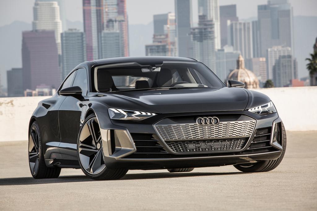 Автомобиль из фильма «Мстители: Финал» через 1,5 года станет серийным Audi e-tron GT Автомобиль из фильма «Мстители: Финал» через 1,5 года станет серийным Audi e-tron GT