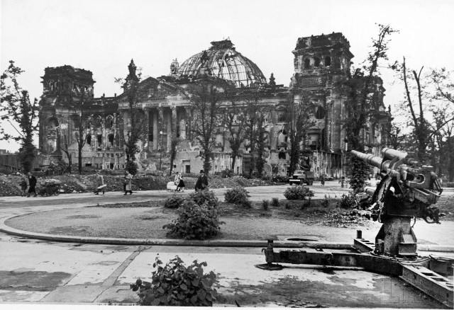 Агония. Май 1945 г. Агония. Май 1945 г.