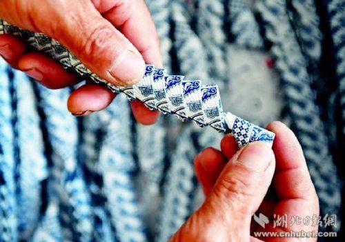 Китайские вазы из игральных карт, чего только не придумают... Китайские вазы из игральных карт, чего только не придумают...