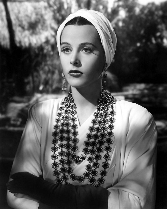 Хеди Ламарр в ожерелье от Джозефа. “Lady of the Tropics“(1939) Хеди Ламарр в ожерелье от Джозефа. “Lady of the Tropics“(1939)