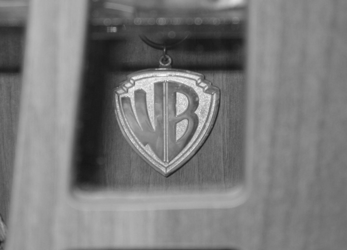 Warner Bros. заключила сделку с Comcast, уладив спор о «Гарри Поттере» Warner Bros. заключила сделку с Comcast, уладив спор о «Гарри Поттере»