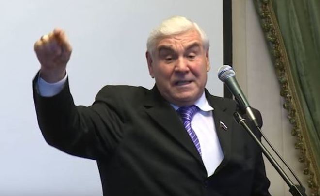 Депутат Госдумы пожаловался: "Маленький лейтенантик, вот такой шпингалет остановил!" Депутат Госдумы пожаловался: "Маленький лейтенантик, вот такой шпингалет остановил!"