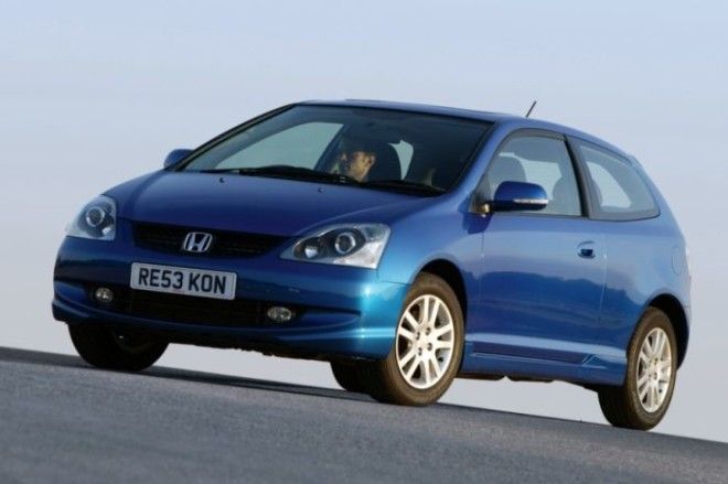 Мировой бестселлер Honda Civic седьмого поколения. | Фото: readcars.co. Мировой бестселлер Honda Civic седьмого поколения Фото readcarsco