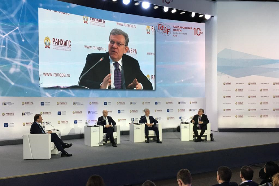 Кудрин критикует правительство Медведева. Или копает под правительство Медведева?