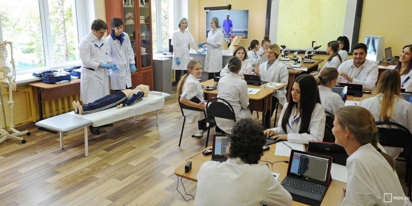 В Москве за пять лет число учеников медицинских классов увеличилось вдвое