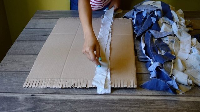 Картон и небольшие полоски из ткани помогут сделать стильным ваш интерьер Картон и небольшие полоски из ткани помогут сделать стильным ваш интерьер
