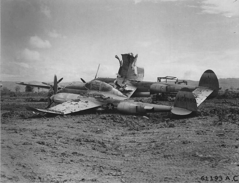 Как американские лётчики в 1944 году атаковали советские войска: воздушный бой над Нишем (15 фото) Как американские лётчики в 1944 году атаковали советские войска: воздушный бой над Нишем (15 фото)