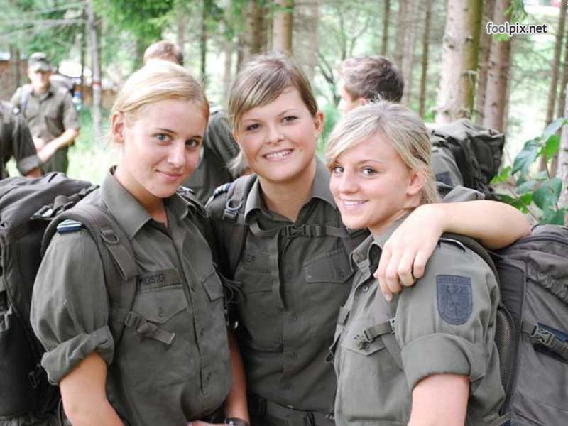 Красивые девушки в военной форме Девушки на службе в армии фото 74