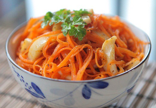 Салат морковь с кальмарами по-корейски