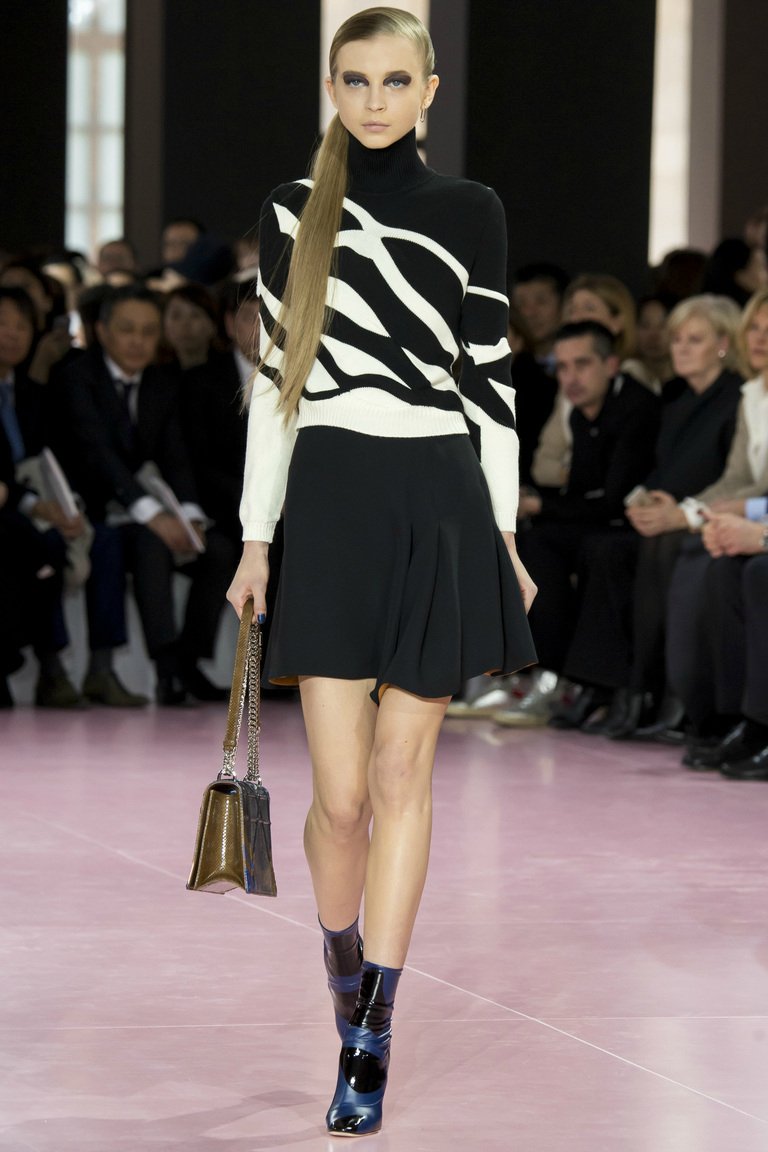 CHRISTIAN DIOR ОСЕНЬ-ЗИМА 2015/2016 CHRISTIAN DIOR ОСЕНЬ-ЗИМА 2015/2016