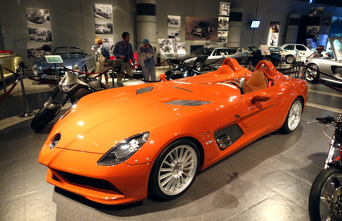 Самый яркий экспонат - Mercedes-Benz SLR McLaren 