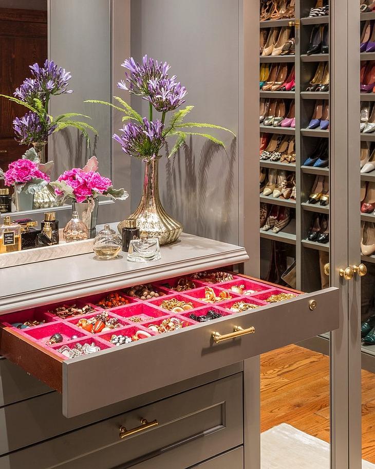Perfume-tray-and-jewel-drawer-inside-the-fabulous-walk-in-closet