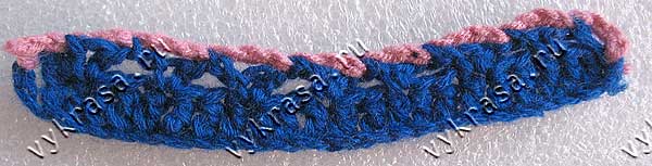Фото выполнения кромки вязаного изделия двухцветной каемкой