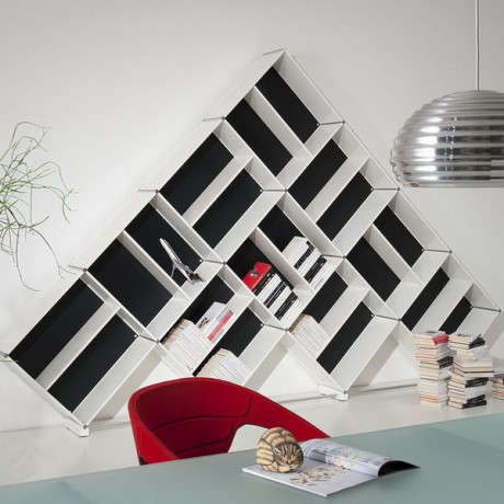 Книжные полки.