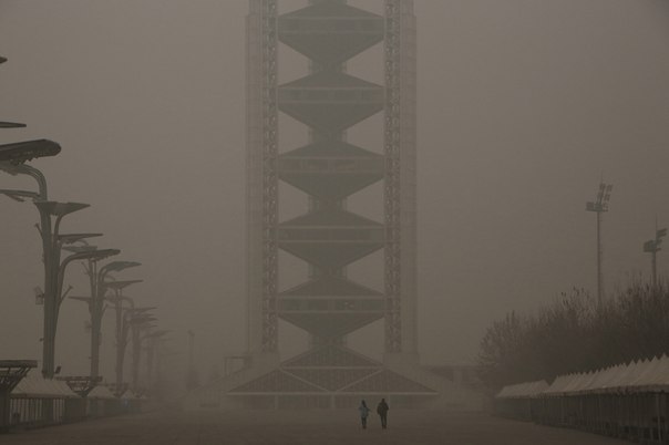 2015 год, люди покупают воздух. 2015 год, люди покупают воздух.