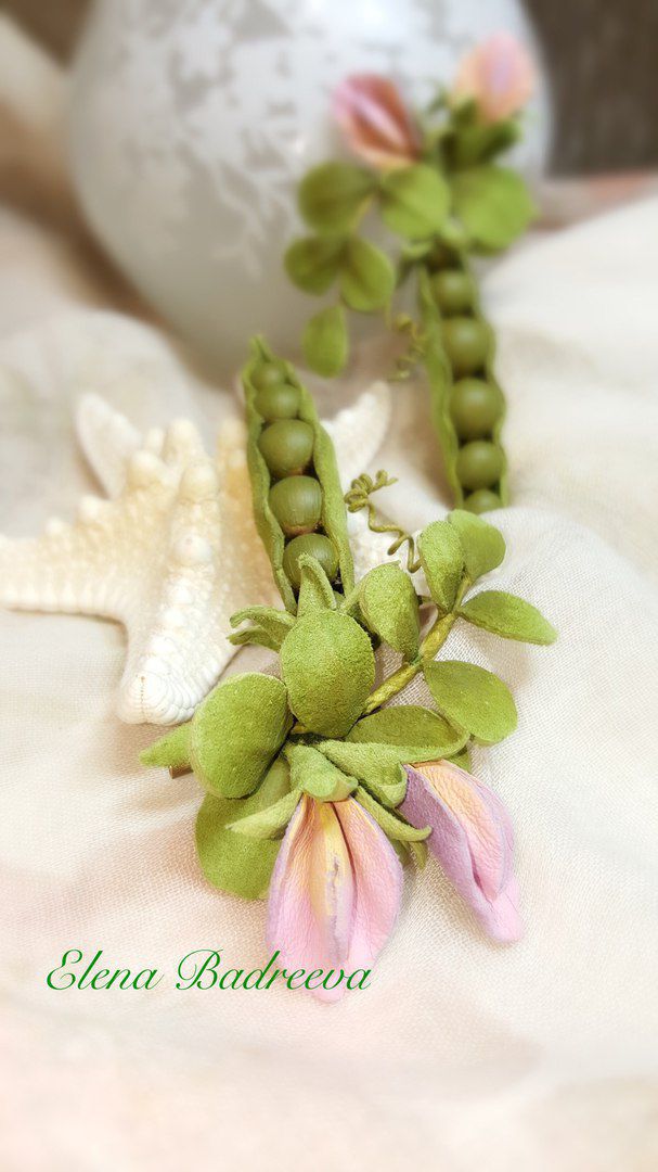 Броши ручной работы. ЗакаÐать Брошь иРкожи "Горошек". Designer flowers by Elena Badreeva (e-belenka). Ярмарка МаÑтеров.