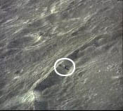 Аномалия кратера Лобачевского, фотографированаая астронавтами Апполона 16