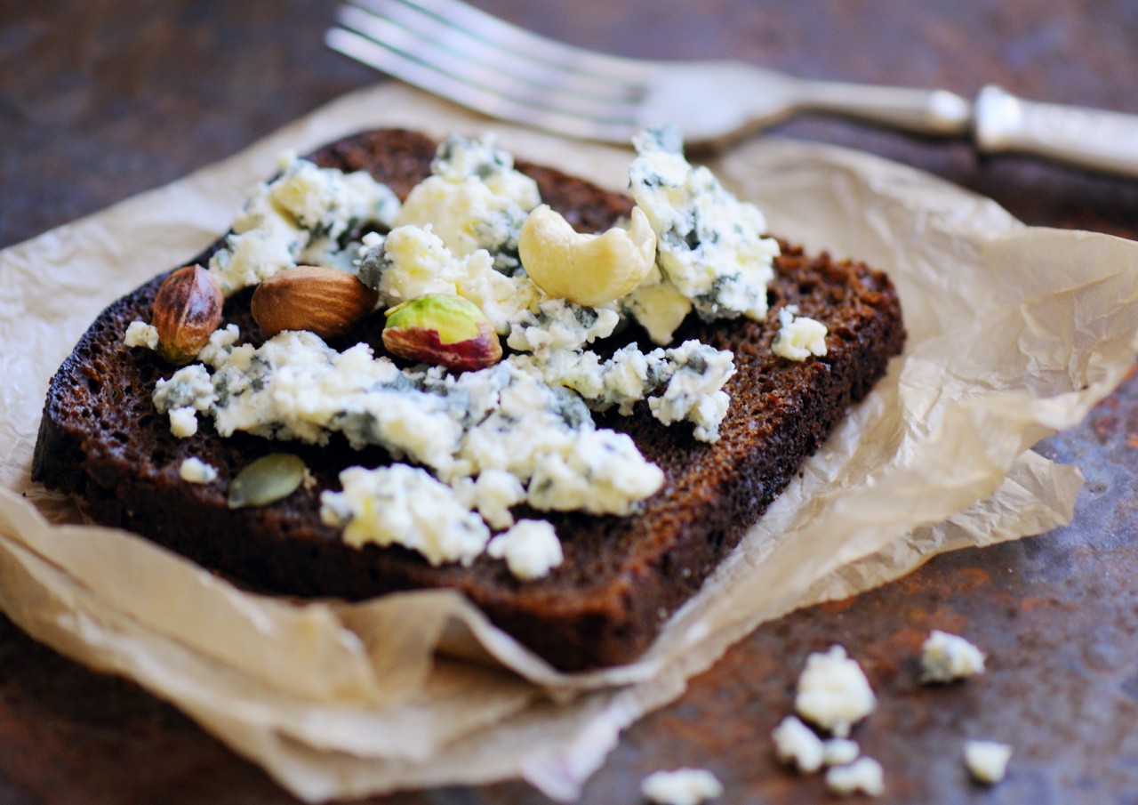Рокфор(-Roquefort) - аристократ голубых кровей Рокфор(-Roquefort) - аристократ голубых кровей (39 фото)
