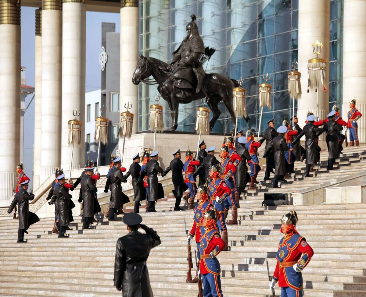 Наследники Чингиз-хана: монгольская президентская гвардия (8)