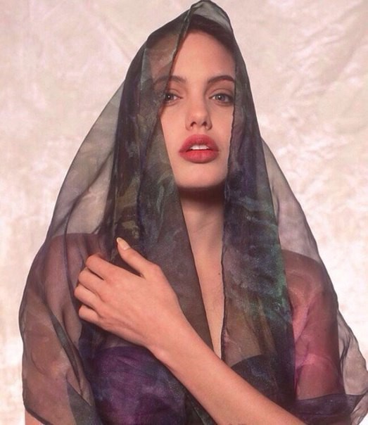 Фотосессия 16-летней Анджелины Джоли, 1991 год анджелина джоли, девушки, история, факты