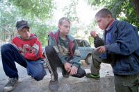 Дети зачастую повторяют модель поведения взрослых.