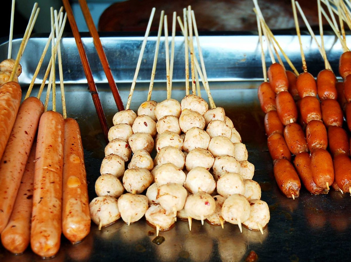 shock-your-taste-buds-with-chengdus-tongue-numbing-spicy-delicacies-like-pig-brains-dunked-in-boiling-chili-oil