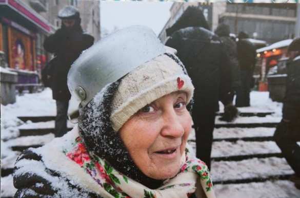 Кастрюли на голову - мозги в мусорное ведро. Два года знаковому перформансу Кастрюли на голову - мозги в мусорное ведро. Два года знаковому перформансу