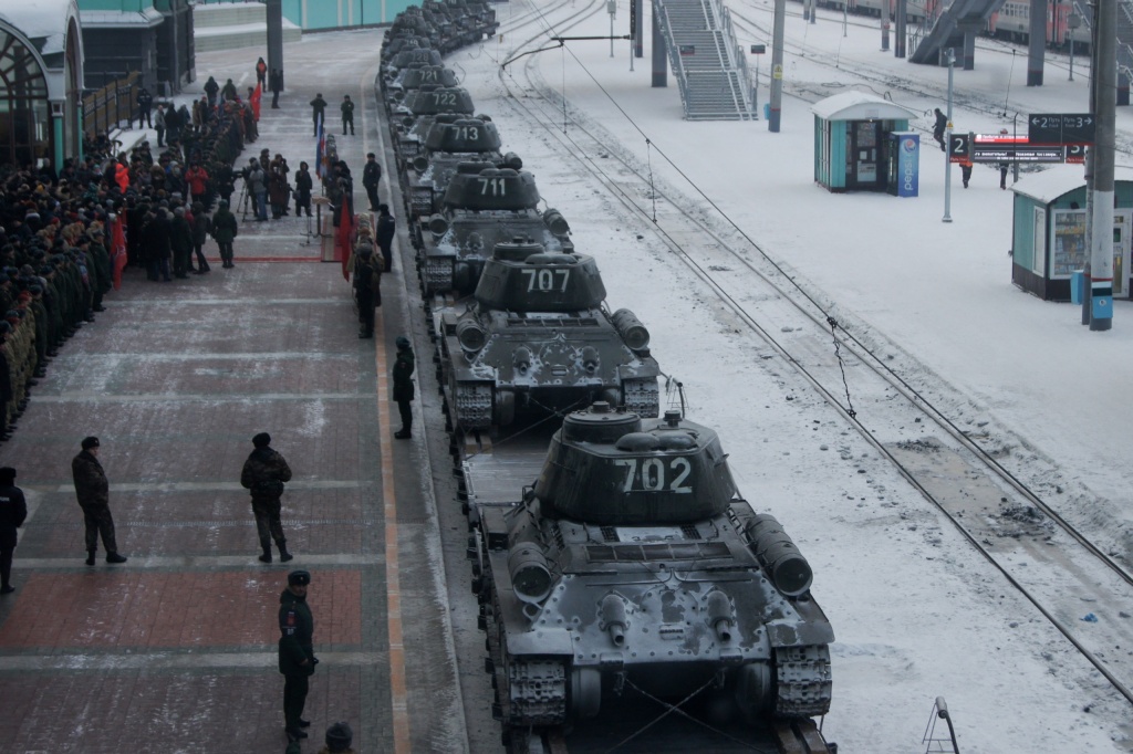 Эшелон с легендарными Т-34 прибыл в Новосибирск (ФОТО)