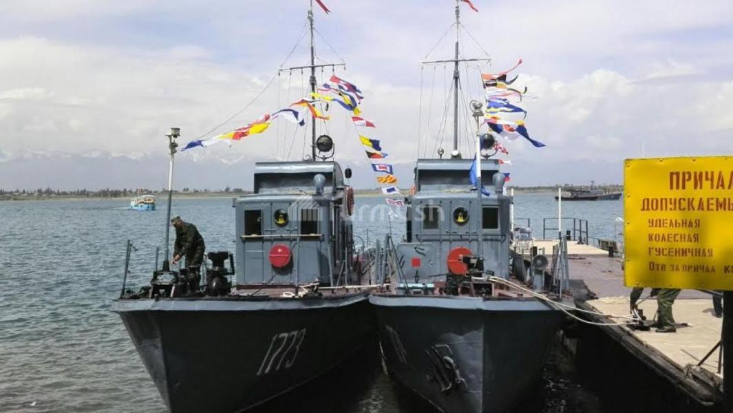 Военно-морской парад в Киргизии киргизия, парад Победы.