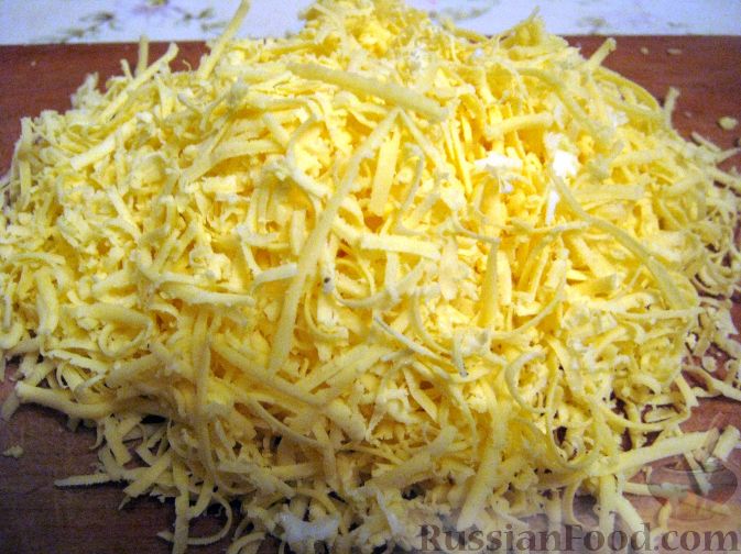 Салат Царский с красной икрой и кальмарами, креветками, семгой, крабовыми палочками, курицей, мясом, шампиньонами, с ананасами, черносливом: лучшие рецепты, фото картинки Салат Царский с красной икрой и кальмарами, креветками, семгой, крабовыми палочками, курицей, мясом, шампиньонами, с ананасами, черносливом: лучшие рецепты, фото картинка