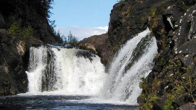 Турист из Ленобласти сорвался в водопад, делая селфи