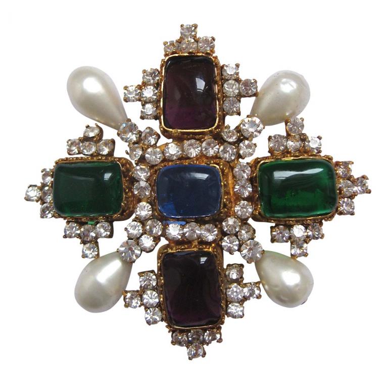 Легенды винтажа: "византийский" стиль украшений Шанель Легенды винтажа: "византийский" стиль украшений Шанель