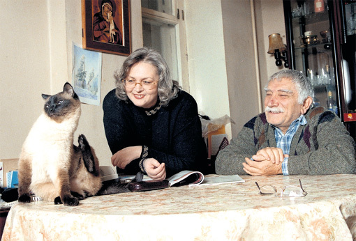 Сиамский кот Фил заменил Татьяне и Армену Борисовичу общих детей. Фото Виктора ГОРЯЧЕВА
