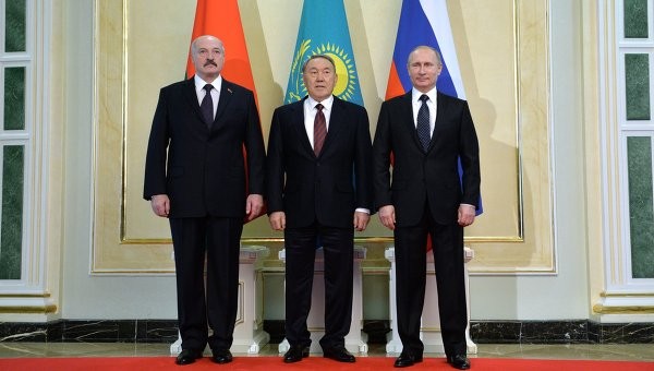 Владимир Путин: Пришло время говорить о валютном союзе России, Белоруссии и Казахстана Владимир Путин: Пришло время говорить о валютном союзе России, Белоруссии и Казахстана