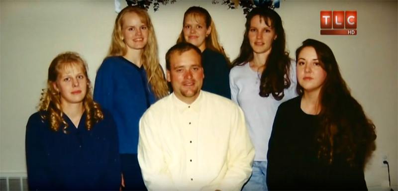 Муж, 5 жен и 24 ребенка. Семья, которая не вписывается ни в какие каноны