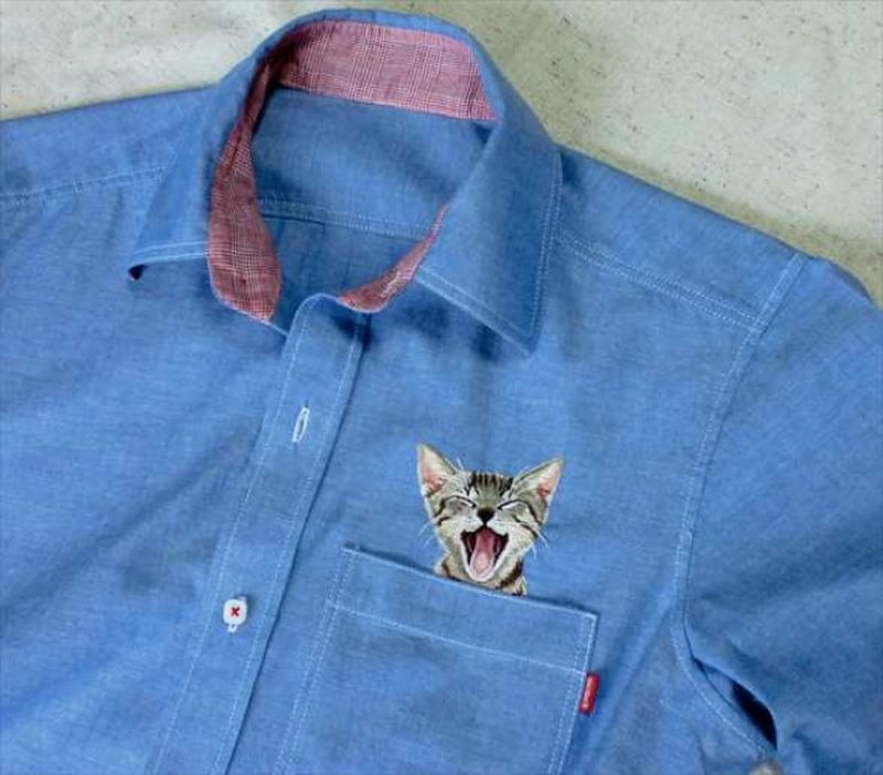 Котики в карманах (вышивка на рубашках)