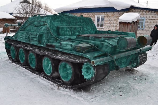 Сибирский студент слепил из снега «СУ 122-54 весом в 20 тонн своими руками, сибирь, снег, танк
