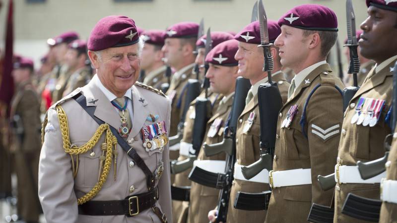 Британия угрожает России, но воевать за королеву скоро будет некому