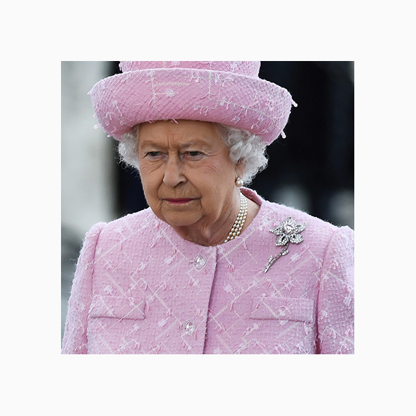 012 small Любимые броши британской королевы Елизаветы II