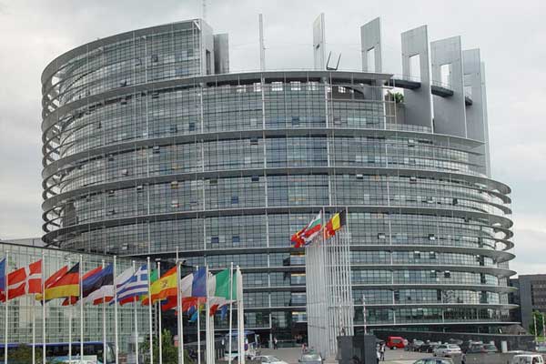 Европарламент предложил усилить санкции против России, если Москва не вернет Крым