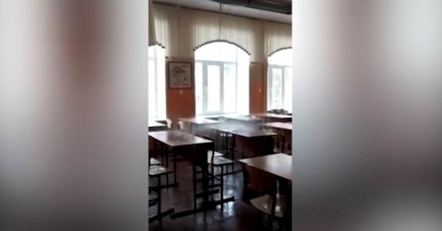 Видео: Школу залило кипятком в Красноярском крае