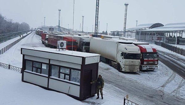 Возобновлен пропуск грузовиков с Украины в Россию